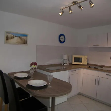 Ferienwohnung Astrid شقة