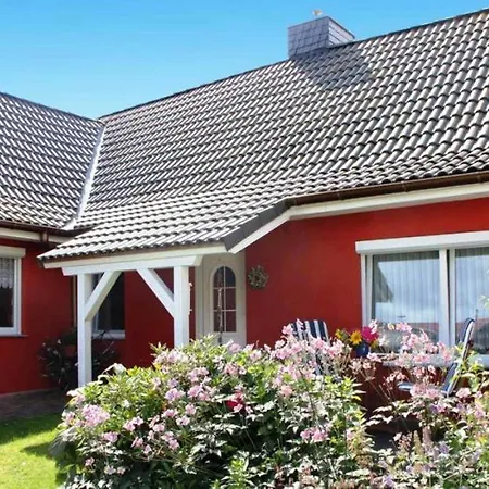 Ferienwohnung Astrid شقة Koserow